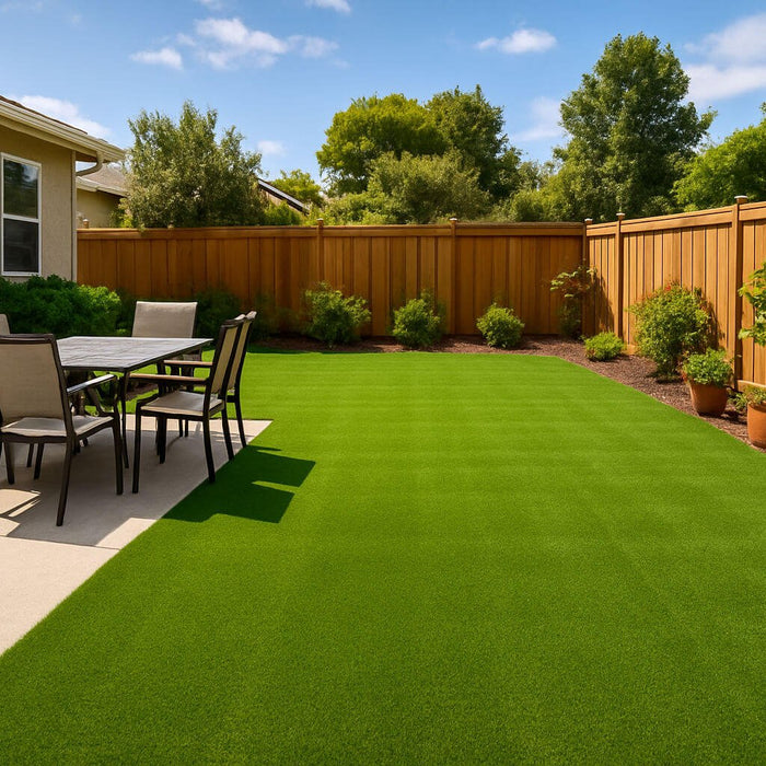 Montarea gazonului artificial pe pamant - avantaje, cum se monteaza, uneltele necesare si alte sfaturi utile