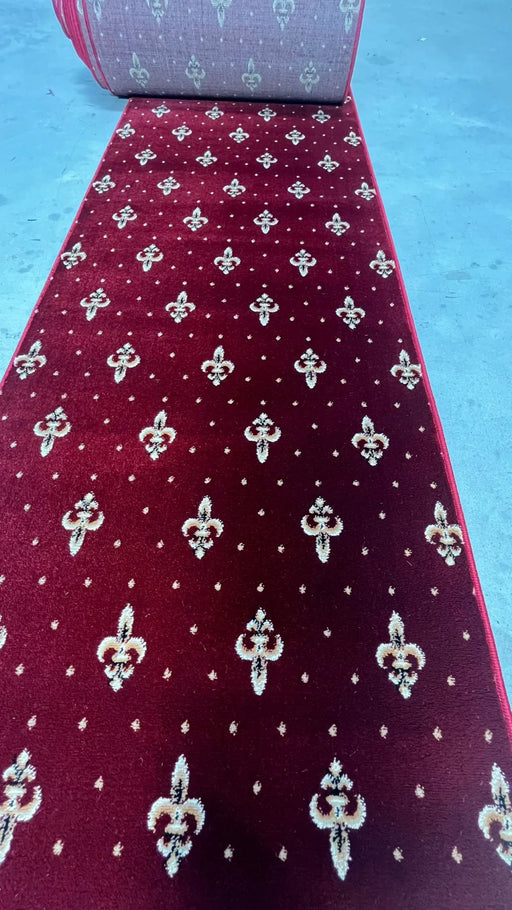 Covor bisericesc grena rosu inchis cu model crin regal repetitiv