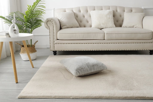 covor blanita pufos crem pentru living modern covor moale si confortabil pentru dormitor