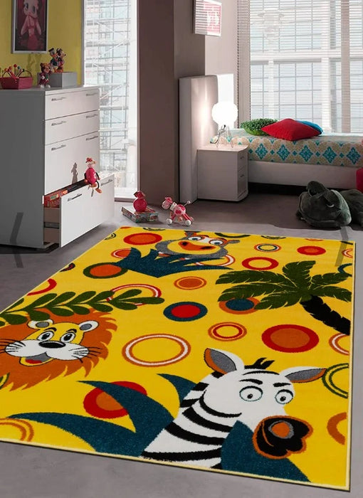 Covor pentru camera copii cu animale colorate si design vesel pentru joaca