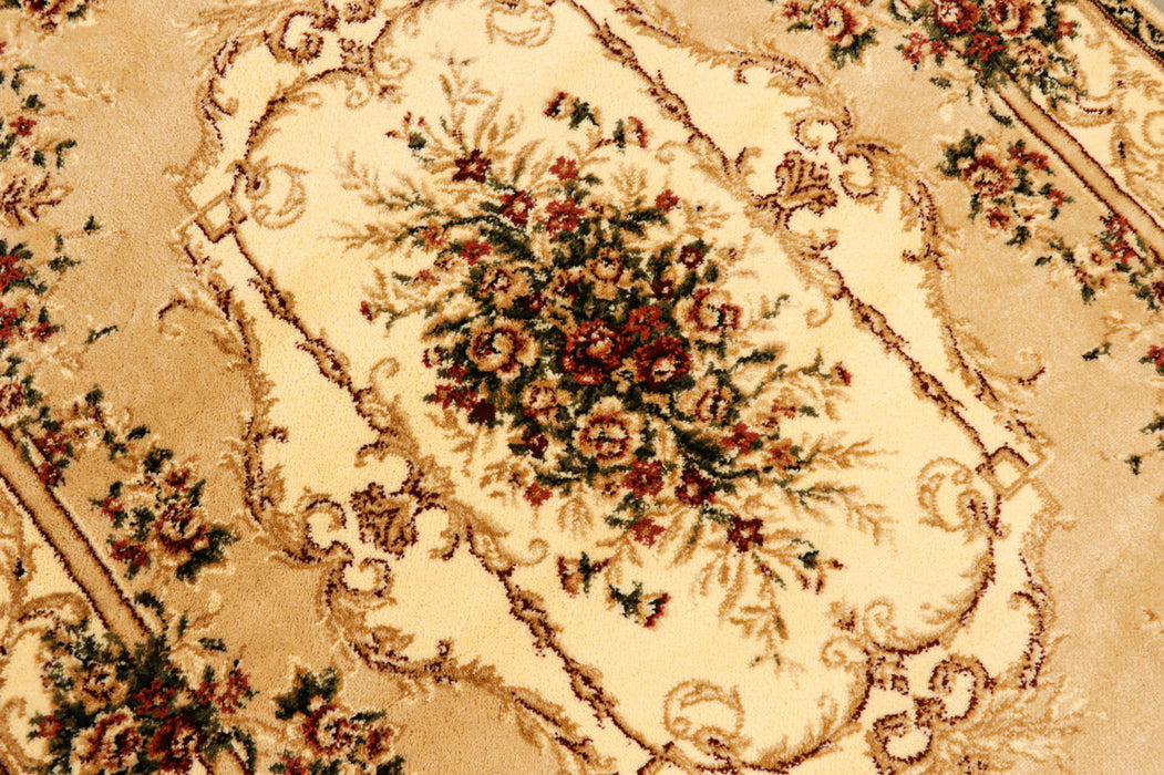 Textura covor clasic floral bej crem, fibre dense si placute la atingere