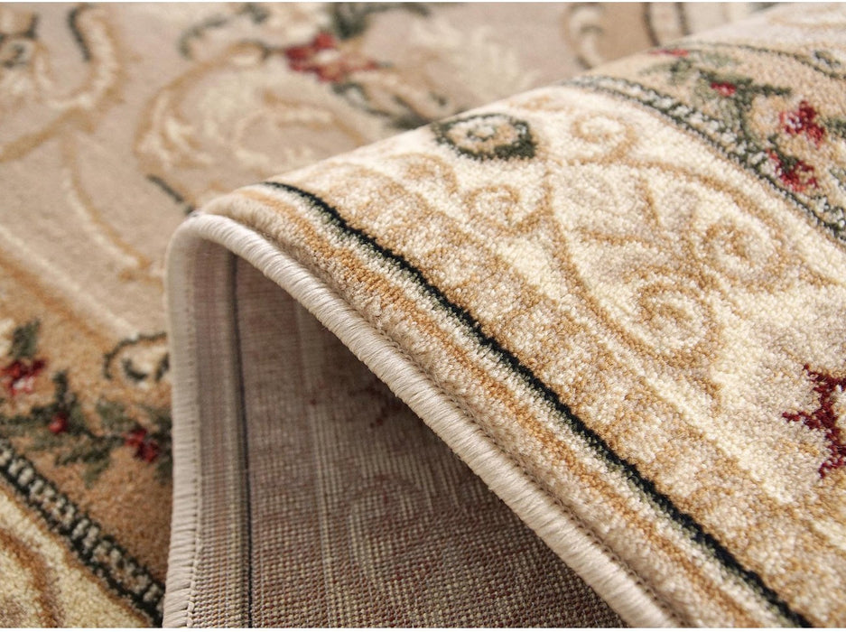 Grosime covor clasic floral crem bej, material confortabil si rezistent