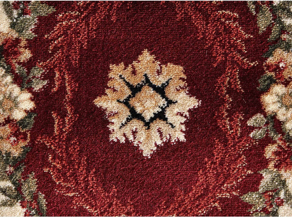 Detaliu central covor clasic floral grena cu motive florale bine definite