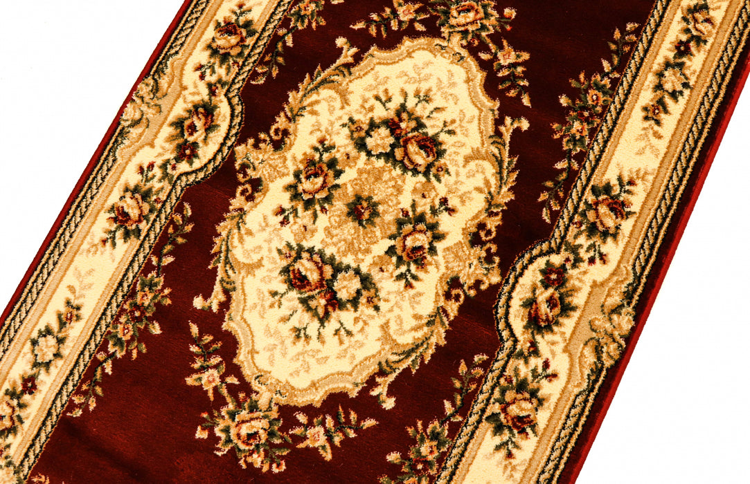 Detaliu covor clasic floral grena, cu motive traditionale bine definite