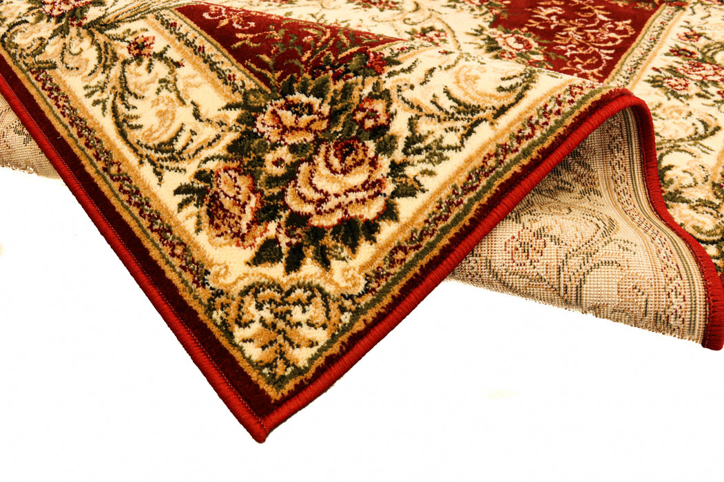 Grosime covor clasic floral grena, material confortabil si rezistent