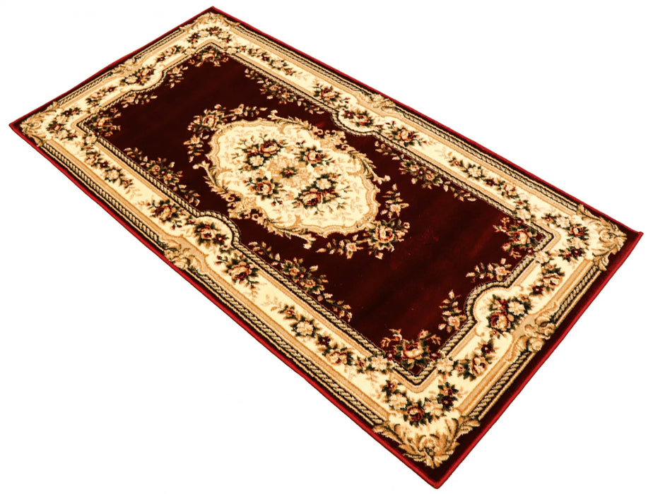 Covor clasic floral grena cu model traditional, potrivit pentru decor clasic