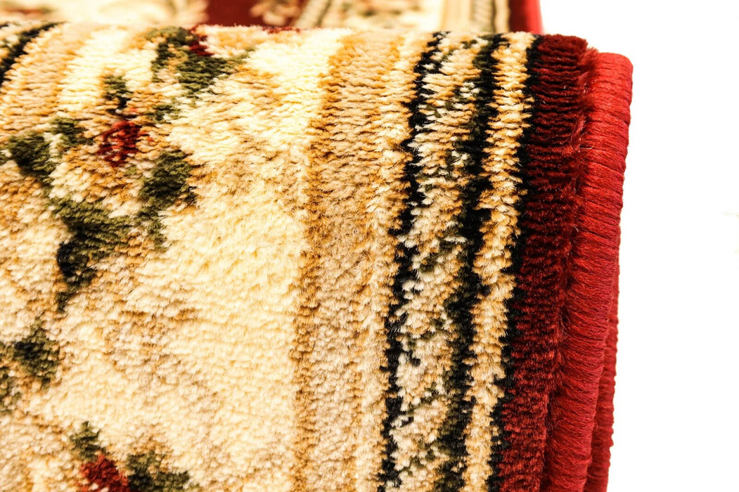 Grosime covor clasic floral oval grena, confortabil si stabil pe podea