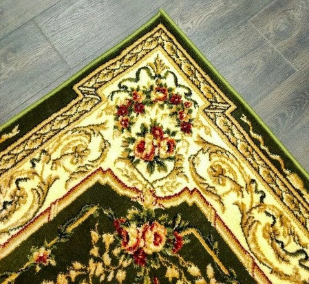 Bordura covor clasic floral verde cu design traditional bine definit