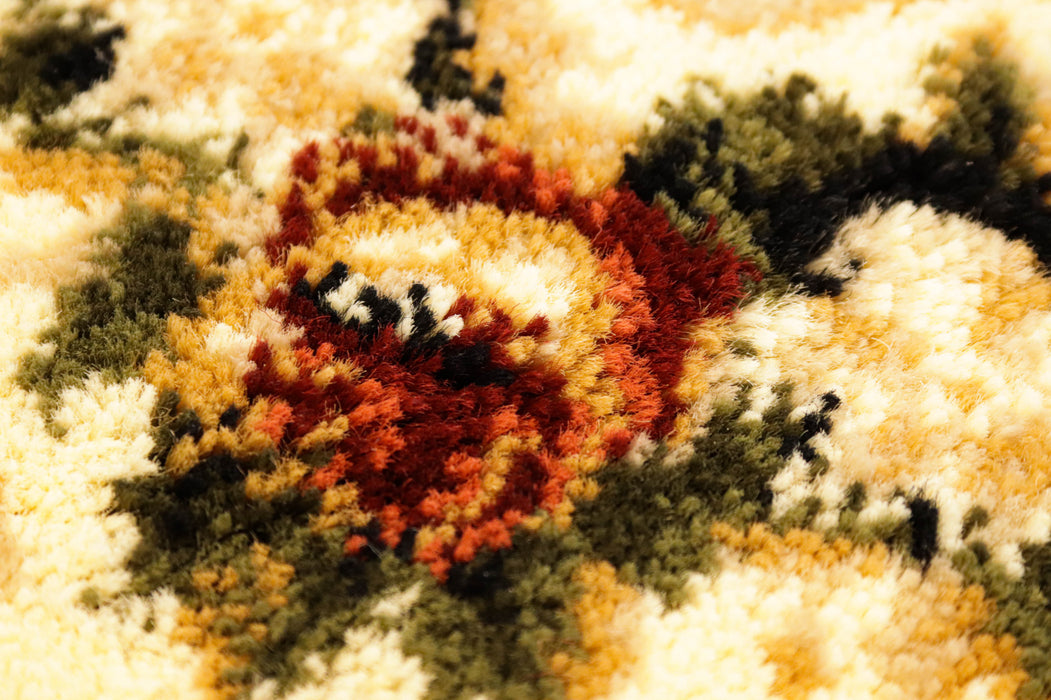 Textura covor clasic floral verde, fibre dense si aspect premium