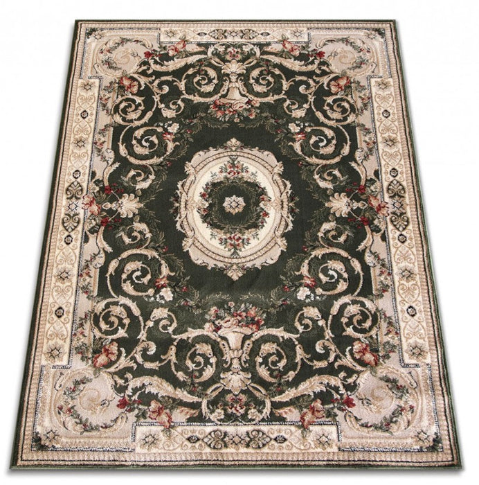 Covor clasic floral verde, vedere din unghi cu detalii ornamentale