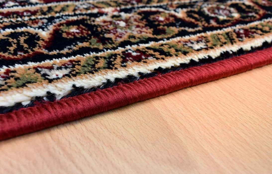 Grosime si margine covor clasic grena, material rezistent