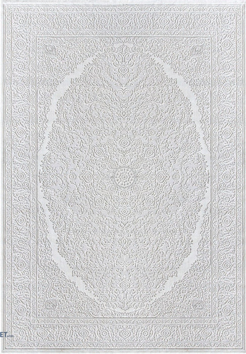 Covor clasic gri deschis cu model ornamental si medalion central, design elegant pentru living sau dormitor