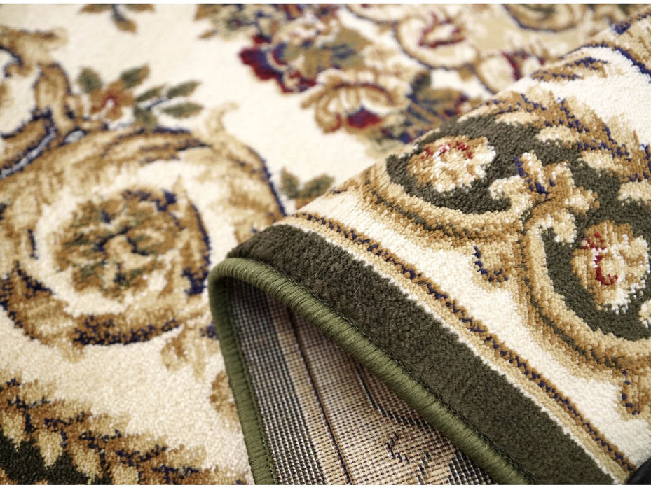Detaliu margine si grosime covor clasic verde