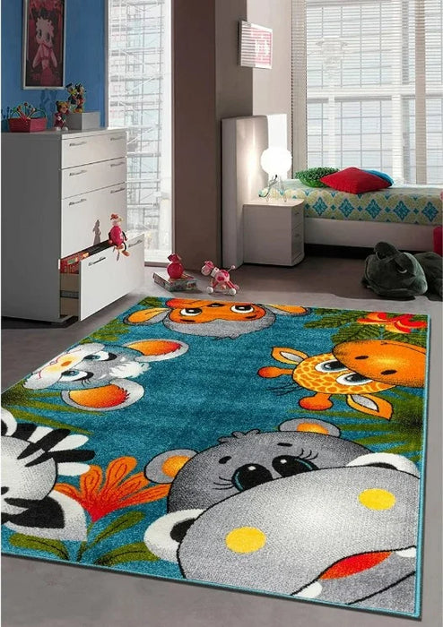 covor copii colorat cu animale intr-o camera copii moderna ideal pentru joaca si decor vesel