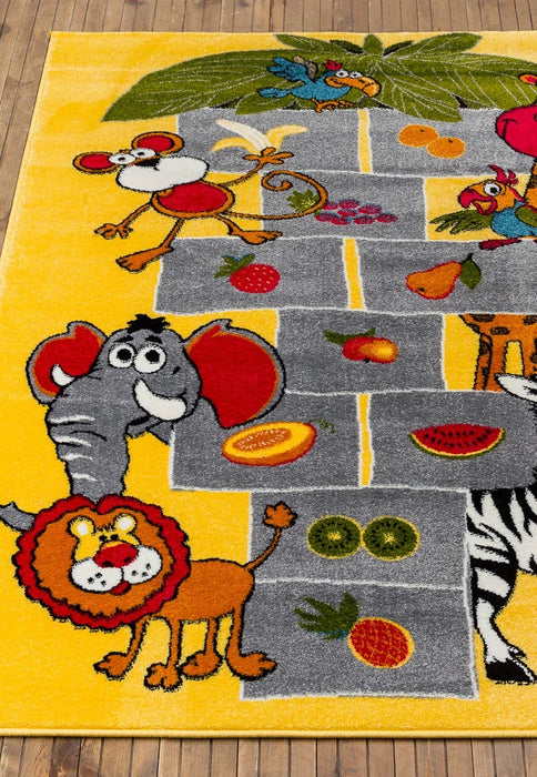 Covor copii cu animale safari colorate pe fundal galben, covor camera copii vesel si rezistent pentru utilizare zilnica