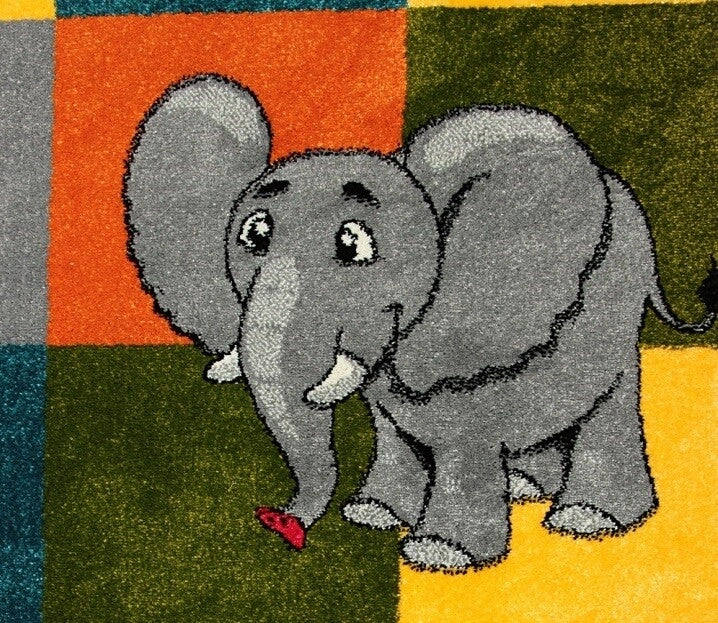 Covor copii cu elefant si model colorat, ideal pentru dormitor copii si camera de joaca