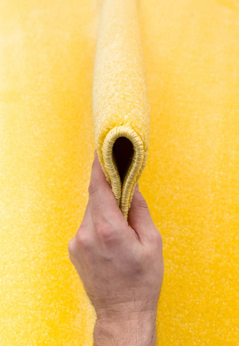 Covor galben gros si rezistent, detalii material premium, covor living confortabil si durabil