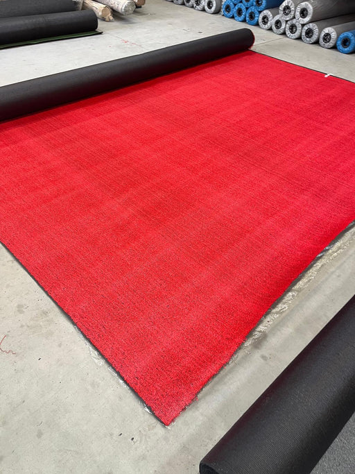 covor gazon artificial rosu tip rola pentru terasa balcon si decor evenimente