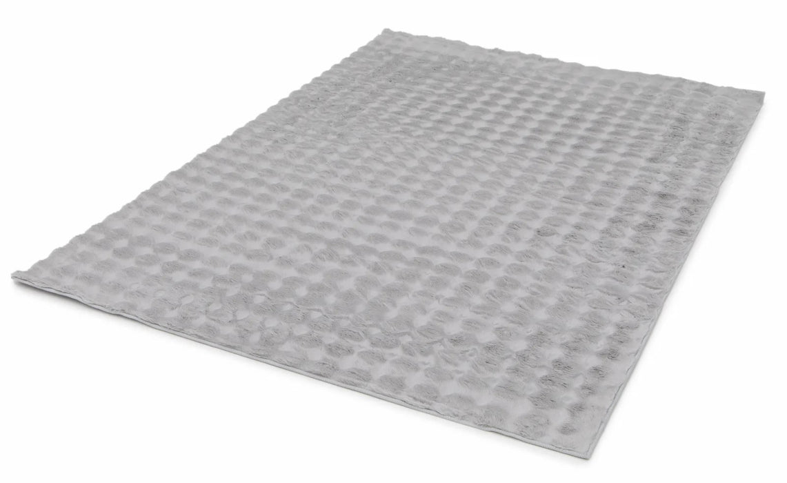 Covor gri cu efect 3D si baza antiderapanta, stabil si sigur pe orice tip de podea