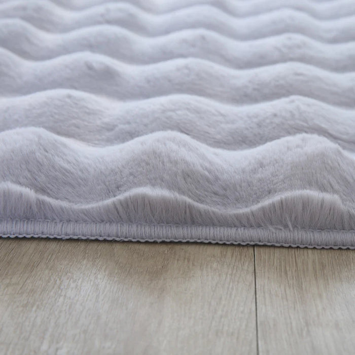 Covor gri pufos cu efect 3D, gros si confortabil, ideal pentru living sau dormitor