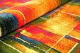 Covor living abstract multicolor cu design artistic si aspect premium pentru interior modern