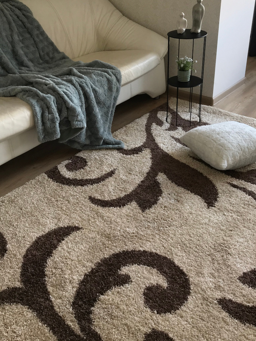 Covor living bej cu model maro decorativ, covor modern elegant pentru living sau dormitor