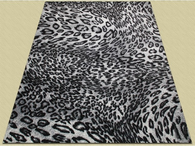 Covor decorativ pentru living cu model leopard si aspect premium pentru orice incapere.