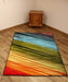 covor living modern colorat cu linii abstracte intr-un living elegant ideal pentru amenajare moderna