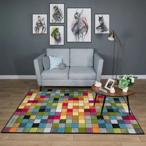 Covor living modern cu model mozaic multicolor, ideal pentru sufragerie si amenajari interioare contemporane.