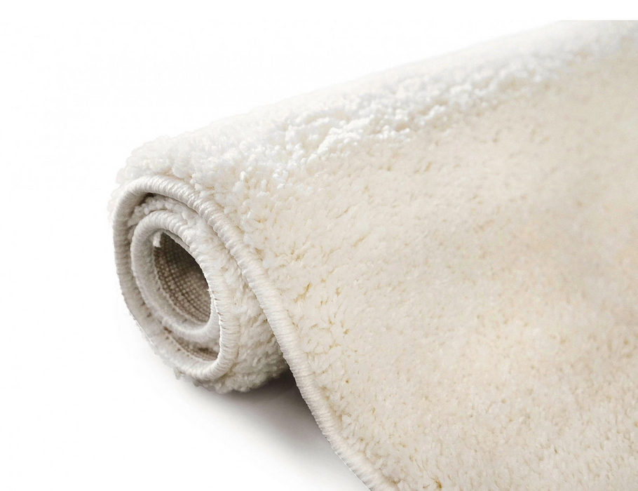 Covor modern alb pufos pentru living sau dormitor, covor decorativ moale si elegant
