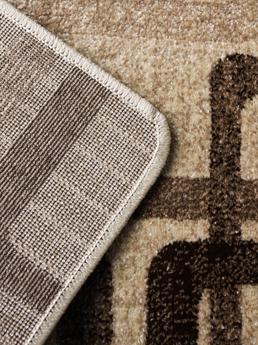 Covor modern bej maro cu baza durabila si margini bine finisate