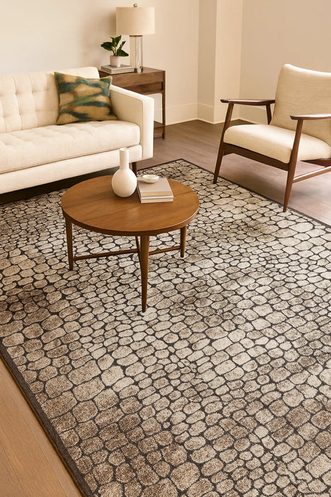 covor modern bej maro cu textura tip mozaic asezat in living
