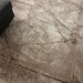 Detaliu margine si finisaj covor crem bej modern, material rezistent si durabil