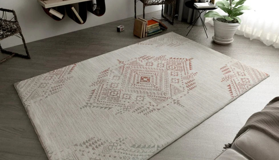 Covor modern crem integrat într-un interior luminos și elegant