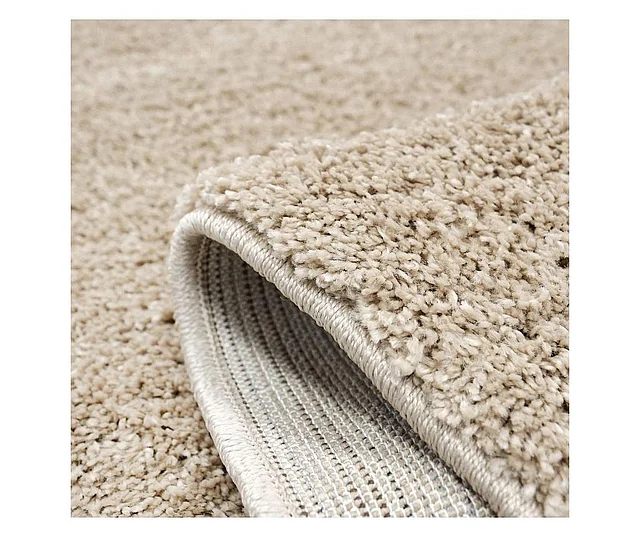 Covor modern crem pufos pentru living sau dormitor, covor decorativ moale si elegant