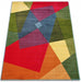 Covor modern pentru living cu design geometric si culori vibrante, perfect pentru decoruri moderne.
