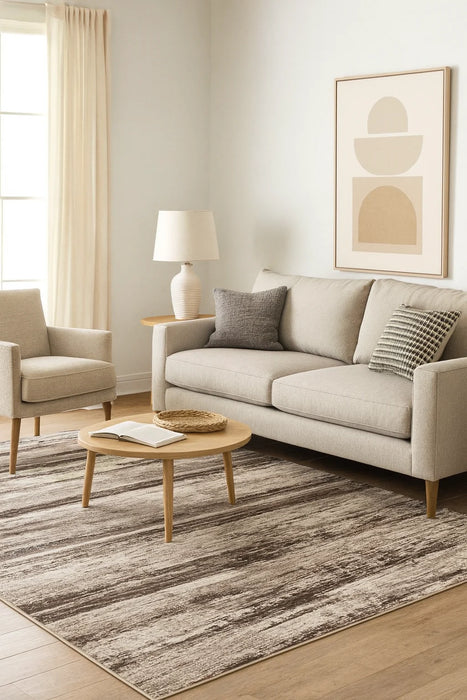 Covor modern maro bej cu design texturat, asezat in living luminos