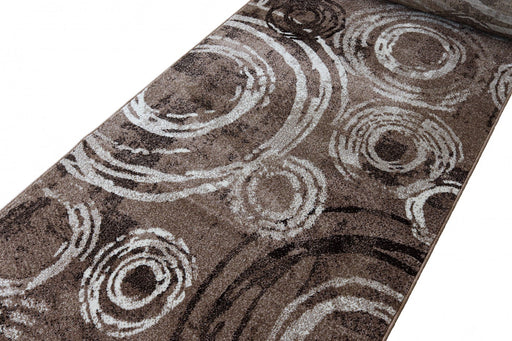 Detaliu grosime si textura covor modern maro material moale si rezistent la uzura