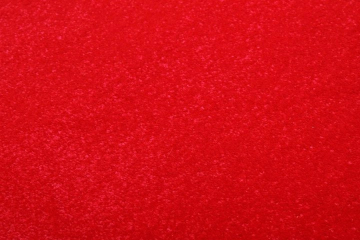 Textura moale pentru covor modern rosu, confortabil si placut la atingere
