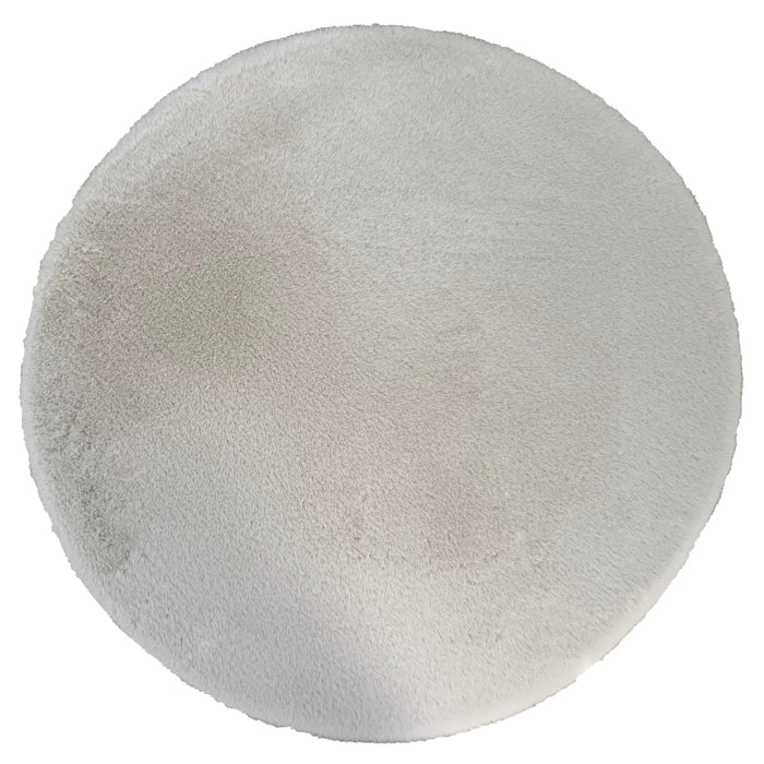 Covor pufos crem tip blanita, textura fina si placuta la atingere, ideal pentru confort si relaxare
