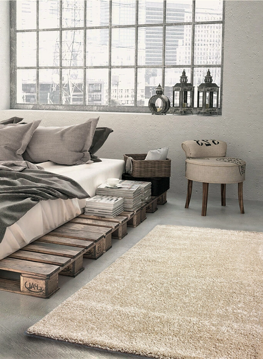 Covor pufos crem pentru living, covor shaggy modern moale si gros pentru living sau dormitor