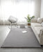 Covor pufos gri deschis pentru living, tip blanita, design modern si elegant, ideal pentru orice interior