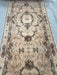 Covor traversa crem bej cu model traditional floral pentru interior rafinat