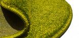 Covor verde rotund cu textura moale si finisaj premium pentru interior modern