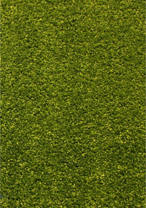 Covor verde cu textura tip gazon, covor camera modern si rezistent, ideal pentru decor si zona de relaxare
