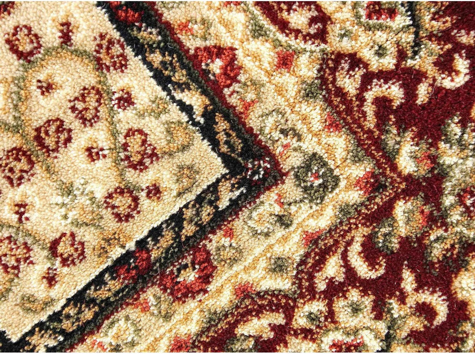 detaliu chenar si margine covor clasic grena