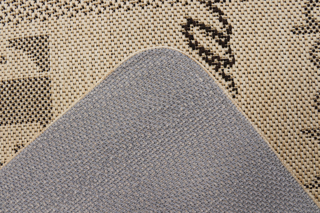 Detaliu colt traversa covor bucatarie antiderapanta bej maro