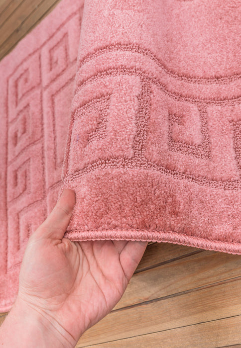 detaliu covor baie roz model geometric covoras baie modern pentru baie