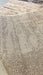 detaliu covor bej maro textura moderna material durabil covor pentru living si bucatarie