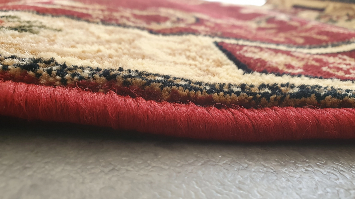 detaliu grosime si textura covor clasic grena Lotos 542